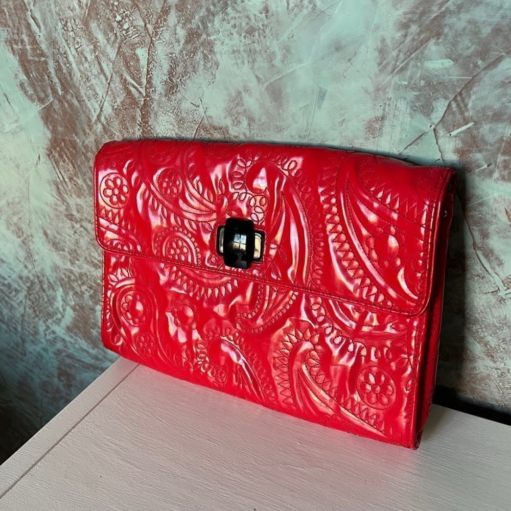 Kate Spade Calabasas Paola  Red
Clutch Purse Bag Paisley - Picture 2 of 9